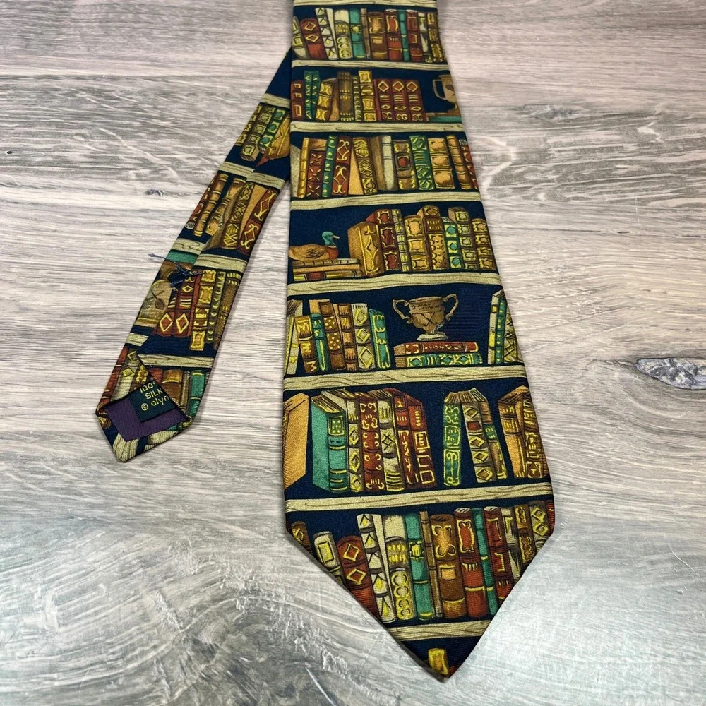 Alynn Neckwear Tie Mens Navy Blue Silk Bookshelf Library Barnes & Noble Novelty